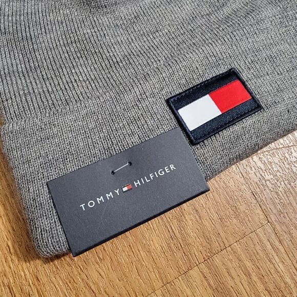 Tommy Hilfiger Gray Beanie Hat Gray Logo Fleece Cable Embroidered Logo Unisex - Picture 2 of 5
